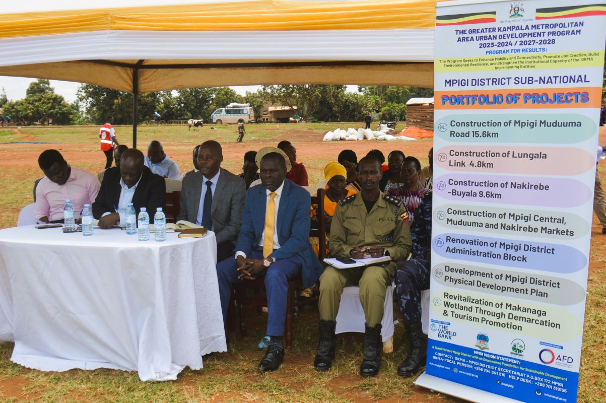 District leadership attending a community baraza at Kammengo play grounds