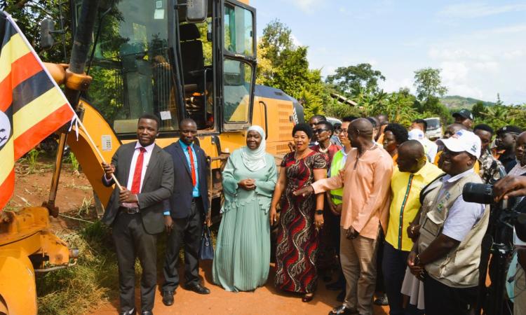 Minister for Kampala Hajjat Misa Kabanda commissions a 15.6 Mpigi-Muduuma road